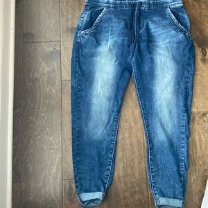 Women’s Levi Joggers